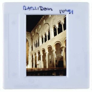 Bari, Kathedrale San Sabino : Mittelschiff, Südwand