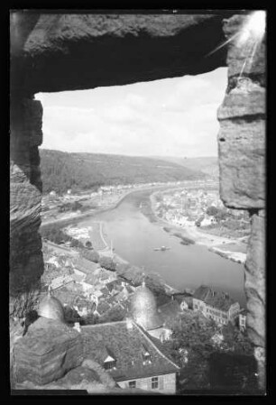Blick auf Main, z.T. Innenstadt und z.T. Kreuzwertheim