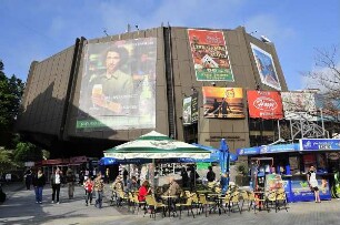 Varna - Einkaufszentrum : Ein Einkaufszentrum. Aufgenommen am 17. Mai 2011 im Zentrum von Varna