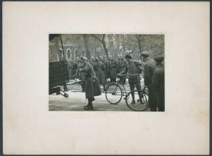 Bitterfeld, Mitteldeutscher Aufstand : Bitterfeld. Aufstand in Mitteldeutschland März 1921, Märzkämpfe. Aufständische und Polizisten