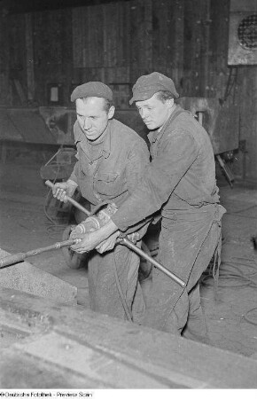 Arbeiten an Waggonteilen