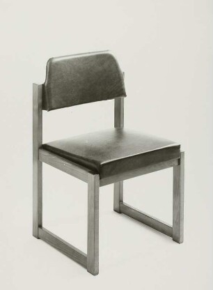 Stuhl (Modell EW 103/3)
