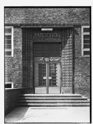 Schule Graudenzer Weg (Hamburg-Barmbek): Portal : SchumacherWV Nr. 311