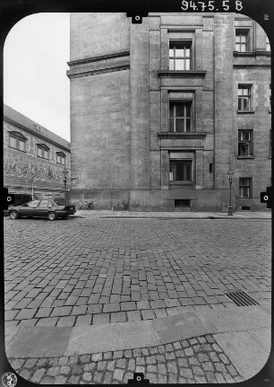 Dresden-Altstadt, Augustusstraße 2. Ständehaus (1901-1907; P. Wallot). Ostseite (Teilansicht) von der Brühlschen Gasse