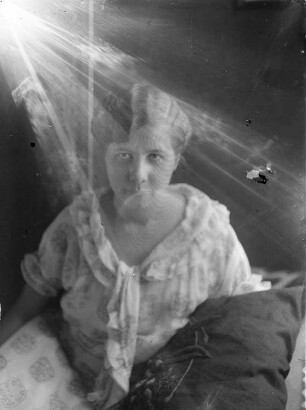 Portrait einer jungen Frau aus der Familie Knochenhauer