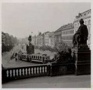 Das hunderttürmige Prag, Wenzelsplatz