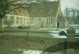 ehemaliges Gut Trenthorst-Wulmenau: Wulmenau: Zentrale: Schule: Teilansicht: Straßenfront, Seitenflügel
