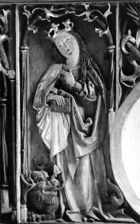 Retabel : Retabel. Holz, geschnitzt, farbig gefaßt (um 1490). Die heilige Margarete. Dorfkemmathen, Pfarrkirche