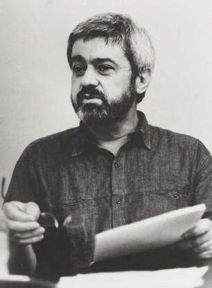 Porträt Jurek Becker : Porträt Jurek Becker (1937-1997; Schriftsteller). Fotografie von Klaus Morgenstern, 1989