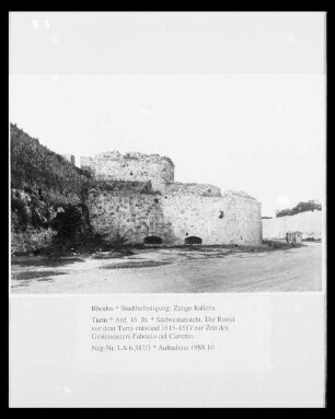 Stadtbefestigung: Zunge Italiens — Wehrturm