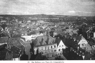 [Foto: Göttingen,] Das Rathaus vom Turm der Johanniskirche