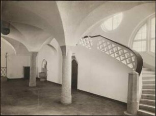 Protestantisches Alumneum, Regensburg: Innenraum mit Treppe