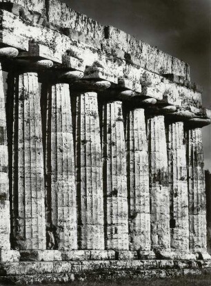 Säulenfront der Basilika v. Paestum