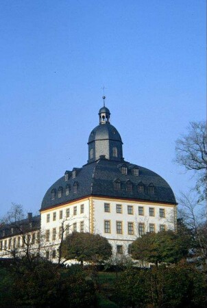 südöstliche Ecke Schloss, Eckgebäude mit Kuppeldach und Dachreiter
