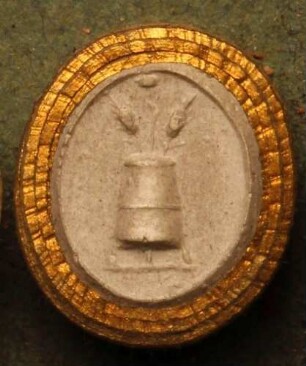 Ein Getreidemaß mit Ähren und einem Mohnhaupt (Daktyliothek, Erstes Mythologisches Tausend)