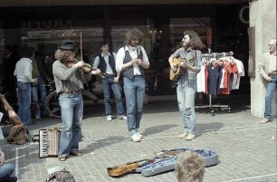 Freiburg i. Br.: Musikergruppe am Bertoldsbrunnen