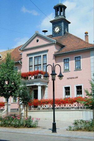 das Rathaus am Markt: 1817 neu erbaut
