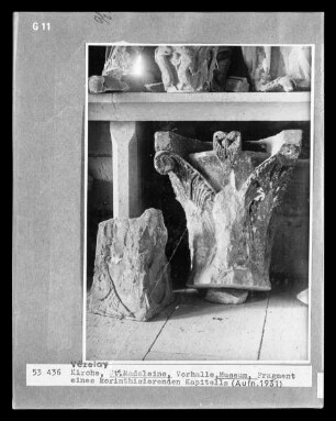 Fragment eines korinthischen Kapitells
