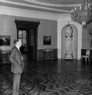 Amtsantritt von Kastellan Paul Hermann Buck: Festsaal: Stadtarchivar Erich Hagen: Standuhr