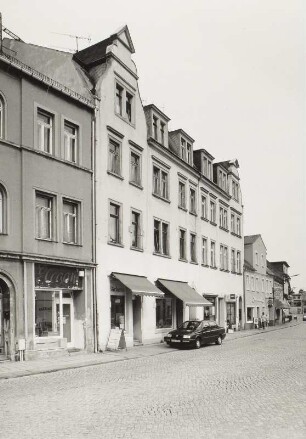 Radeburg. Wohnhäuser, Markt 13/14 : Radeburg (Kreis Meißen). Wohnhäuser mit Läden, Markt 13/14. Straßenansicht