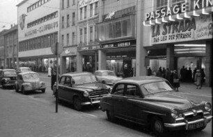 Saarbrücken: Parkende Autos in der Bahnhofstraße