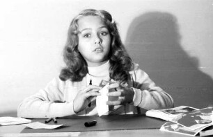 Freiburg: Filmpalast, Christine Kaufmann schreibt Autogramme