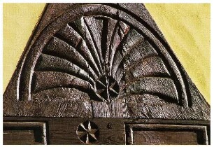 Quedlinburg - Fachwerkhaus : Rosette an einem historischen Fachwerkbau, aufgenommen in der Weltkulturerbestadt Quedlinburg, ca. 2000
