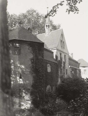 Windischleuba. Schloss (1301/1400 begonnen). Eingangsseite