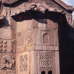 Athen. Kleine Metropolis-Kirche. Apsis-Details. Ott9