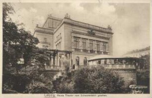 Leipzig: Neues Theater vom Schwanenteich gesehen