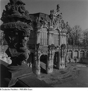Wallpavillon : Dresden. Zwinger (1709-1728; M. D. Pöppelmann). Wallpavillon