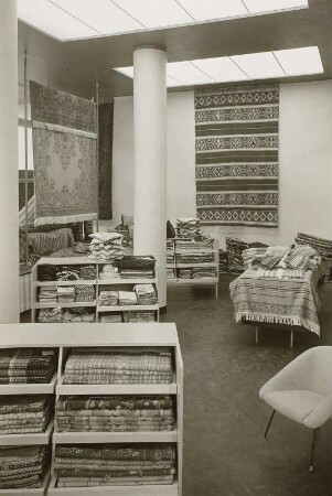 Dresden-Altstadt. Gewandhausstraße (1957-1958; H. Terpitz, G. Dettmar, H. Zimmermann). Büro- und Geschäftshaus Nr. 2 mit Teppichhaus "Orient". Tischdeckenabteilung