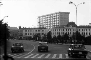 Baneasa: Park Restaurant, Hochhaus