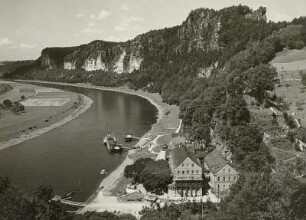 Sächsische Schweiz. Elbtal. Blick auf Rathen : Das Elbtal bei Rathen mit dem Basteifelsen. Im Vordergrund die ehemalige Burg Altrathen
