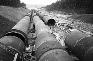 Geesthacht; Elbe: Unwetter zerstört Kraftwerk Geesthacht; auseinandergerissene Rohre