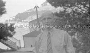 Selbstversenkung des Hochseepassagierdampfers "Columbus" am 19. Dezember 1939, Kapitän Wilhelm Dähne im Internierungslager auf Angel Island, Kalifornien