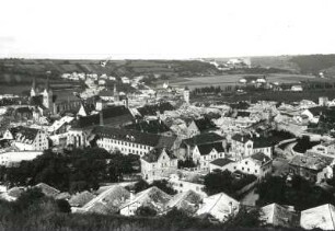 Eichstätt, Stadtansicht : Eichstätt. Blick von Südosten über die Stadt gegen die Willibaldsburg