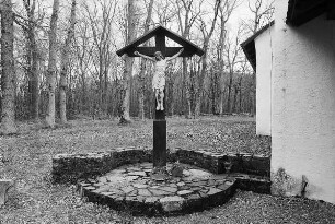 Marienkapelle mit Kreuz, Kreuzweg und Ringwall; Usingen, Der Holzberg, Marienkapelle