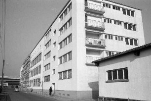 Staatliches Übergangswohnheim für Spätaussiedler in der Benzstraße 1 und 3