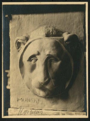 Fotografien: Skulptur Löwenkopf