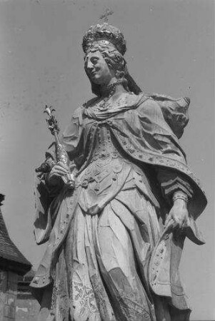 Bamberg: Heilige Kunigunde auf der unteren Regnitzbrücke, mit Flasche