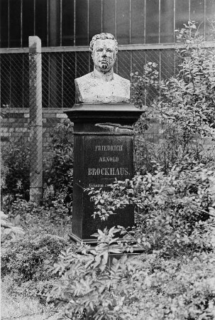 Büste Friedrich Arnold Brockhaus : Denkmal für der Verleger Friedrich Arnold Brockhaus