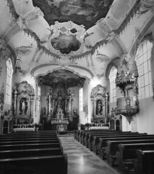 Meitingen-Herbertshofen. Katholische Pfarrkirche Sankt Clemens (1754/1755). Inneres zum Altar