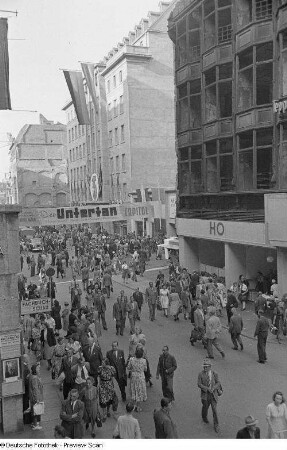 Blick in die Innenstadt während des Messebetriebs