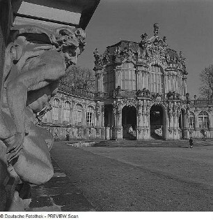 Dresden. Zwinger (1709-1728; M. D. Pöppelmann).Wallpavillon