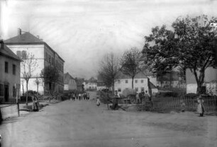 Dorfstraße in Satzung : Li. Schule