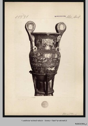 Volutenkrater mit Maskenhenkeln