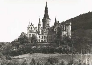 Ansicht des von 1849 bis 1855 im neugotischen Stil errrichtete Schloss Arenfels