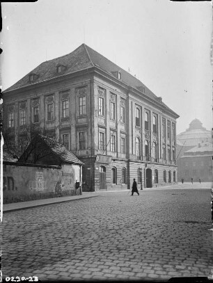 Dresden-Neustadt, Ritterakademie. Blick auf den Kopfbau mit Zirkus Sarrasani
