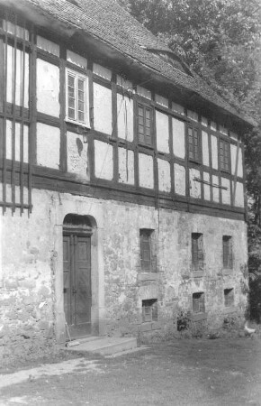 Guttau-Halbendorf/Spree. Mühle, Eingang. Schlußstein, datiert 1830